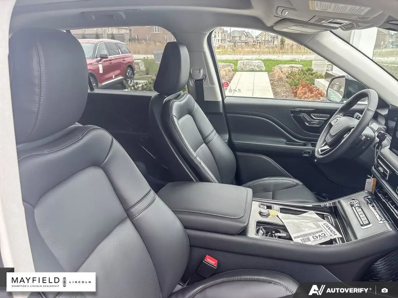 Lincoln Aviator снимка Lincoln Aviator