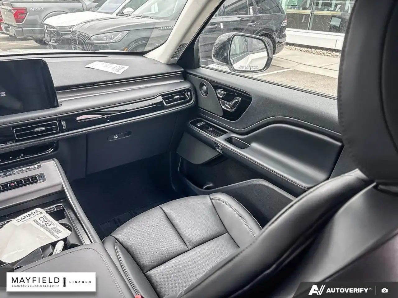 Lincoln Aviator снимка Lincoln Aviator