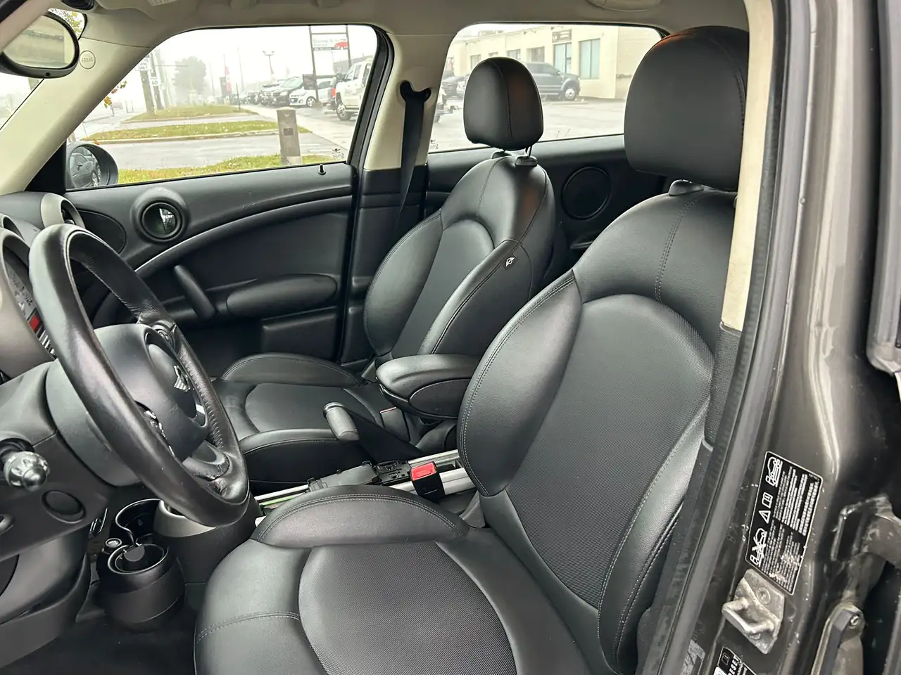 MINI Cooper Countryman снимка MINI Cooper Countryman