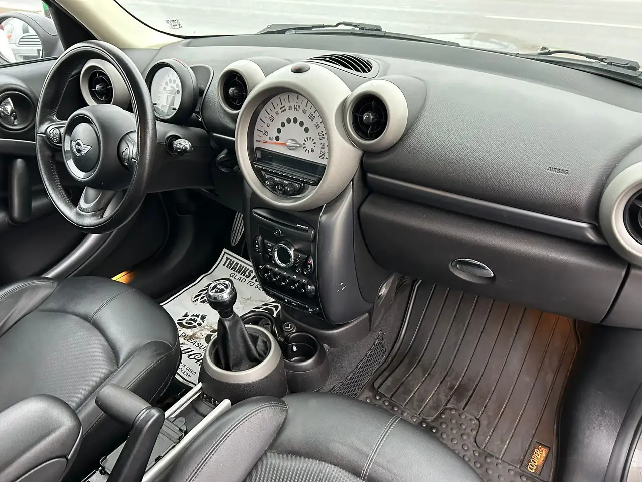 MINI Cooper Countryman снимка MINI Cooper Countryman