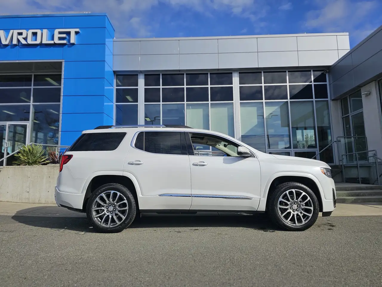 GMC Acadia снимка GMC Acadia