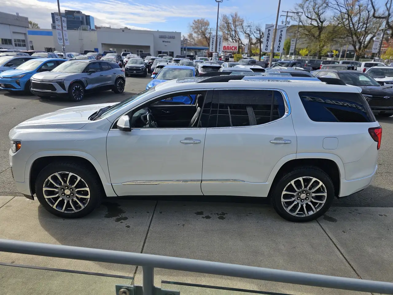 GMC Acadia снимка GMC Acadia