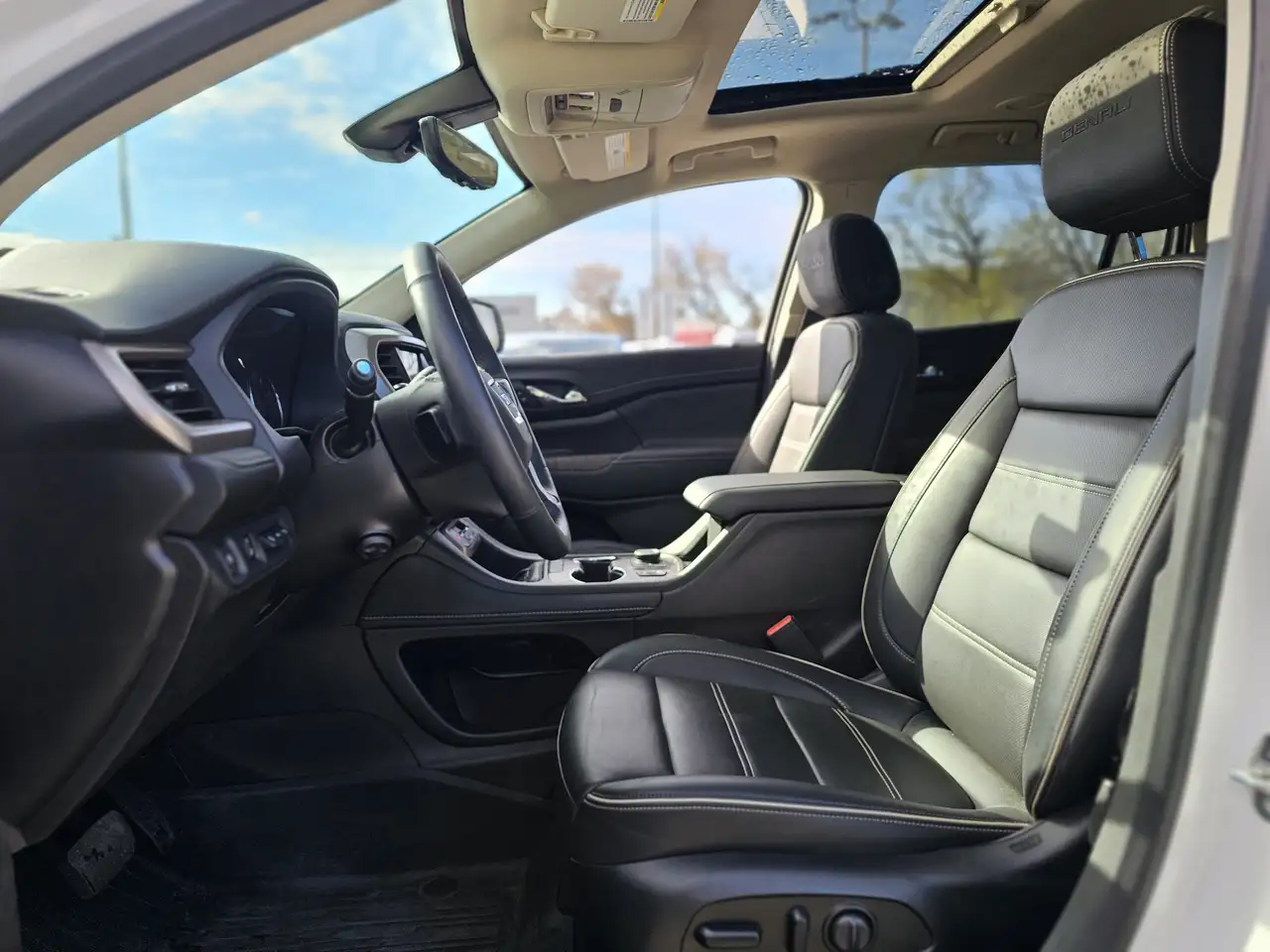 GMC Acadia снимка GMC Acadia