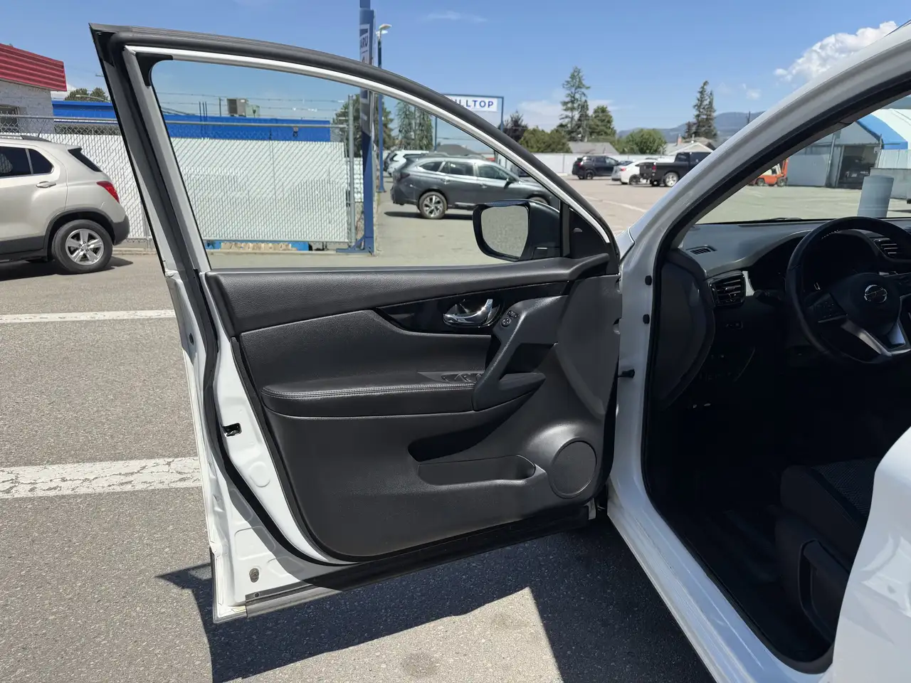 Nissan Qashqai снимка Nissan Qashqai