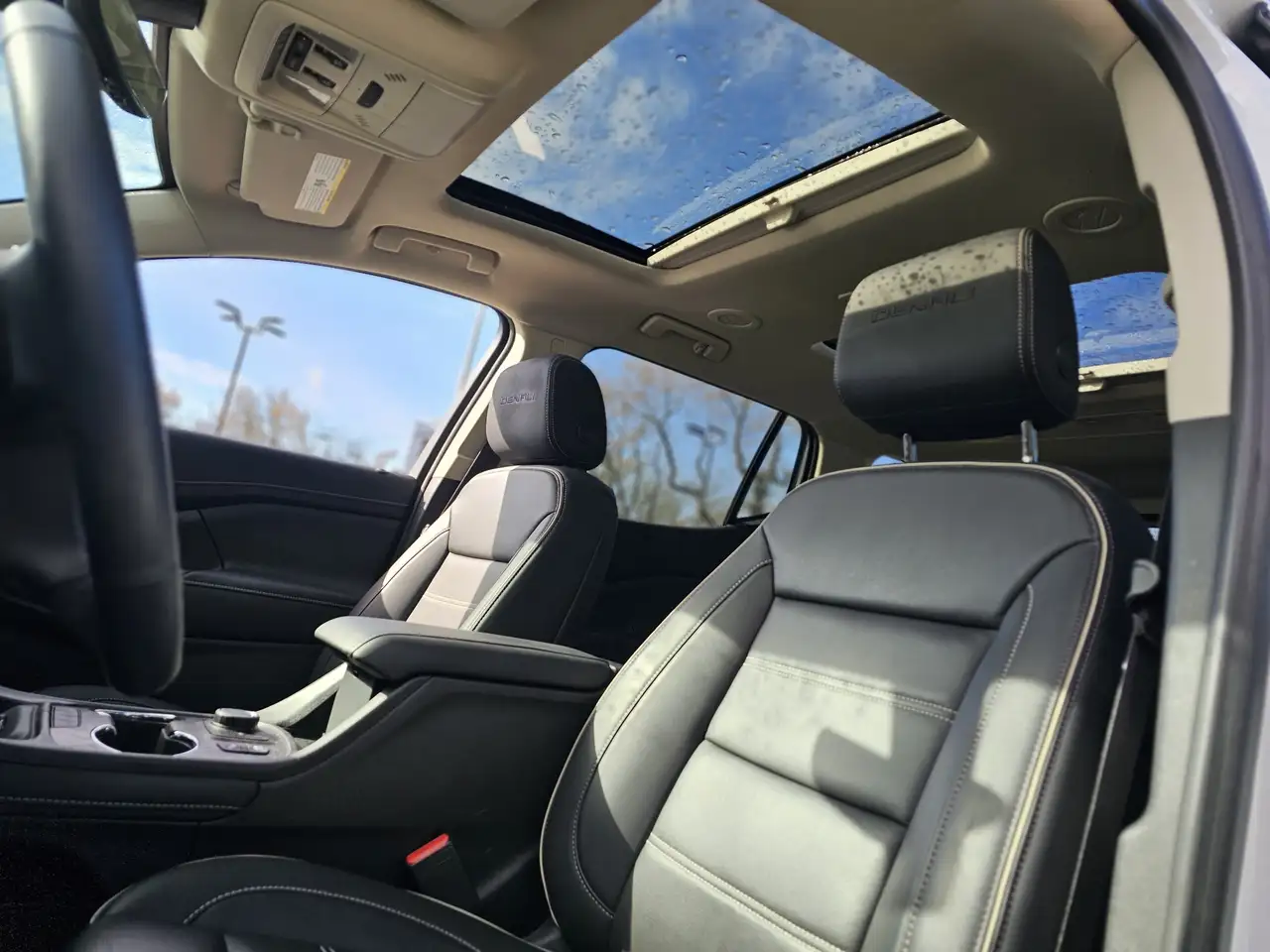 GMC Acadia снимка GMC Acadia