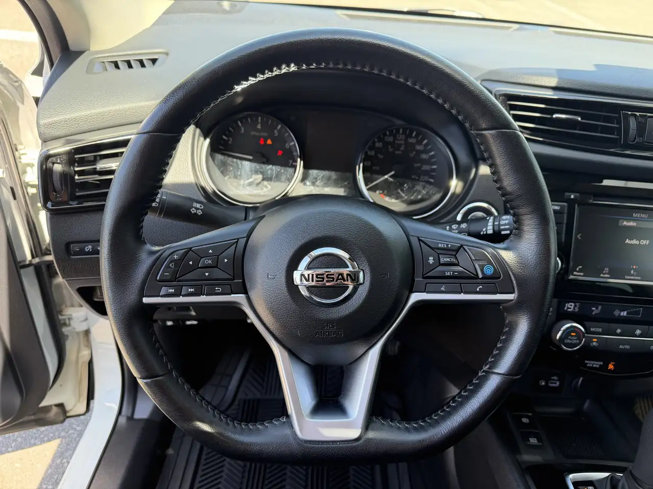 Nissan Qashqai снимка Nissan Qashqai