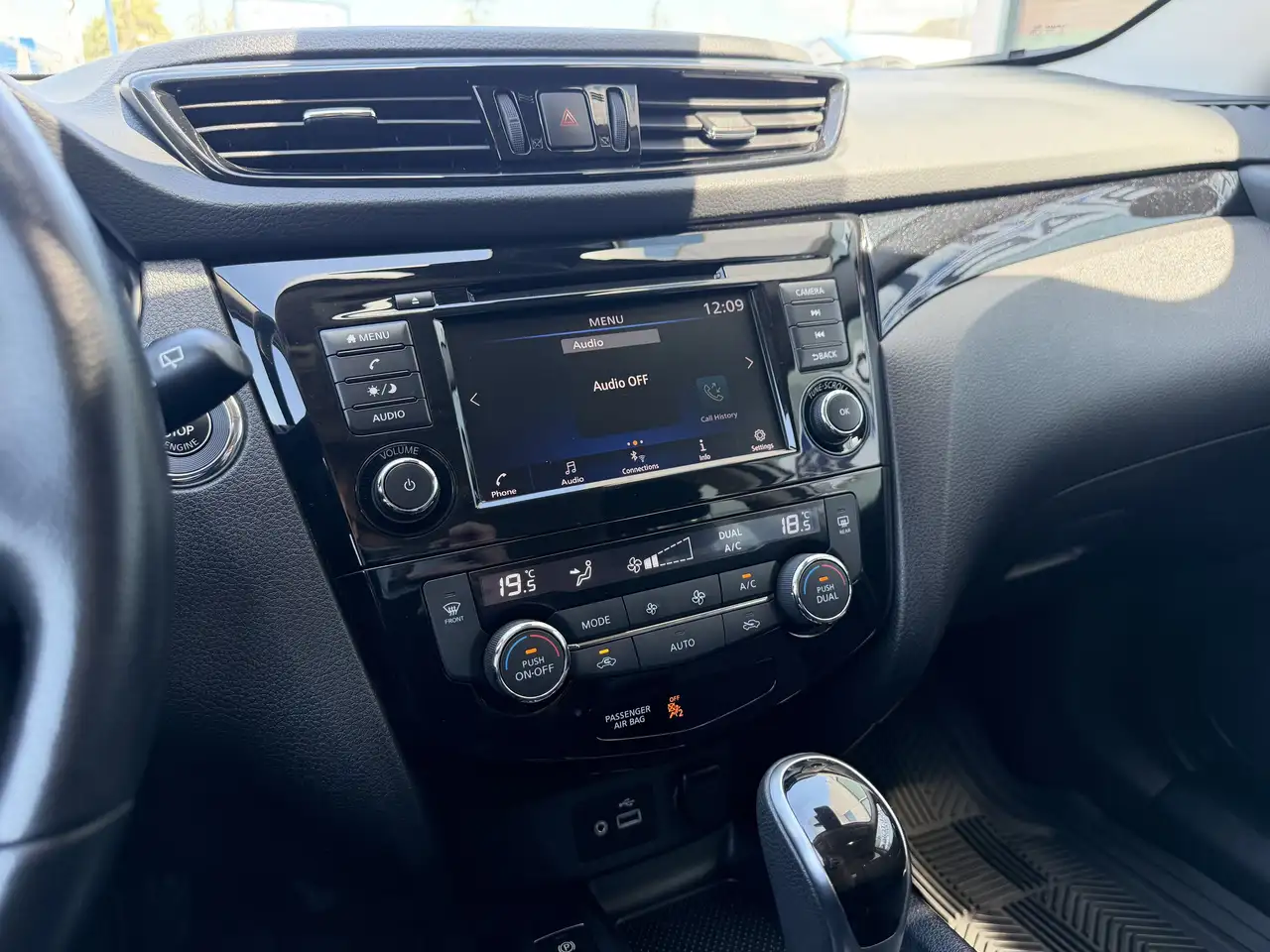 Nissan Qashqai снимка Nissan Qashqai