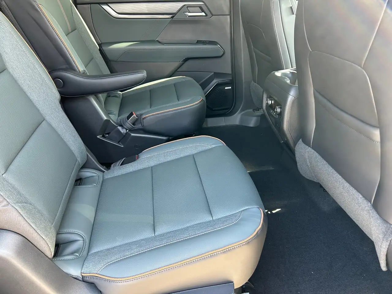 GMC Acadia снимка GMC Acadia