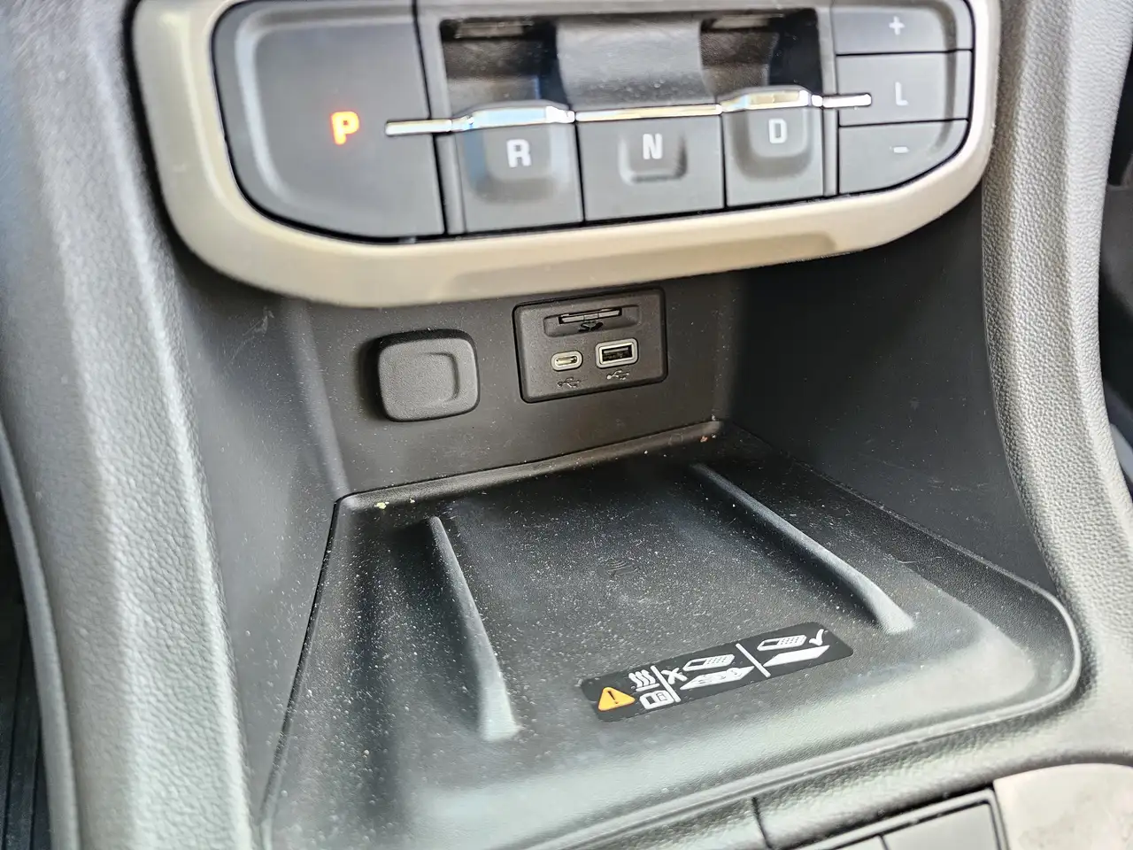 GMC Acadia снимка GMC Acadia