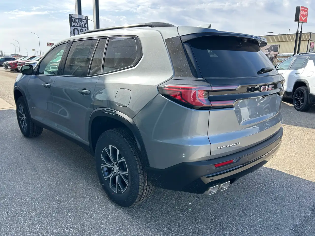 GMC Acadia снимка GMC Acadia