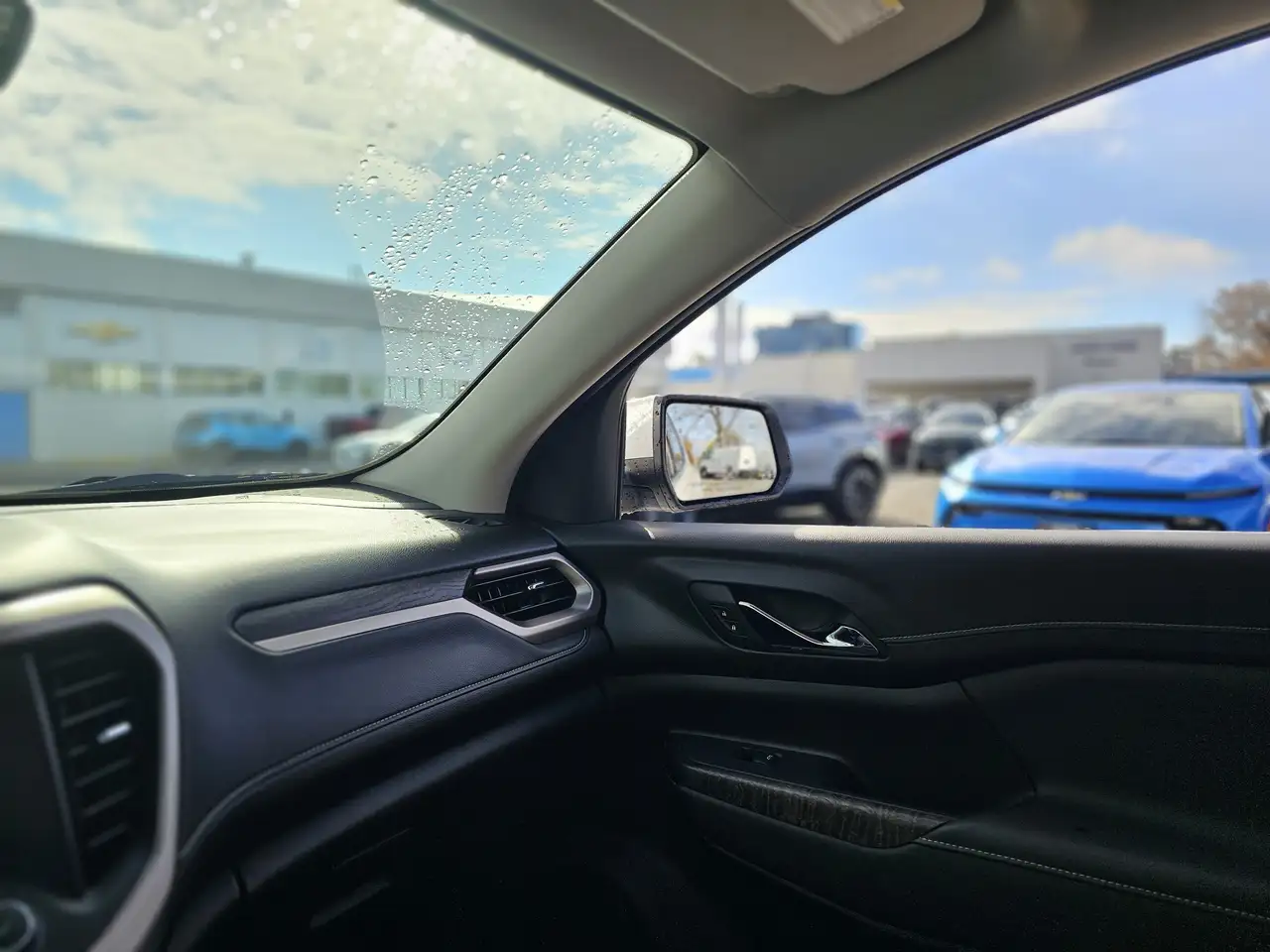 GMC Acadia снимка GMC Acadia