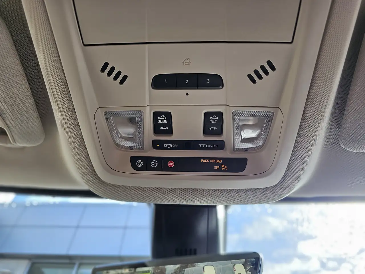 GMC Acadia снимка GMC Acadia