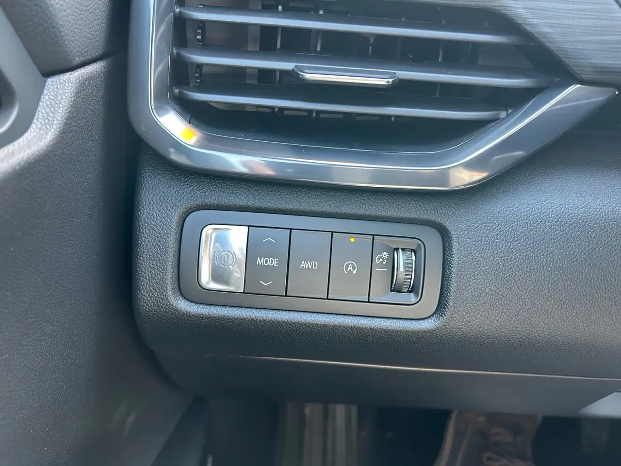 GMC Acadia снимка GMC Acadia