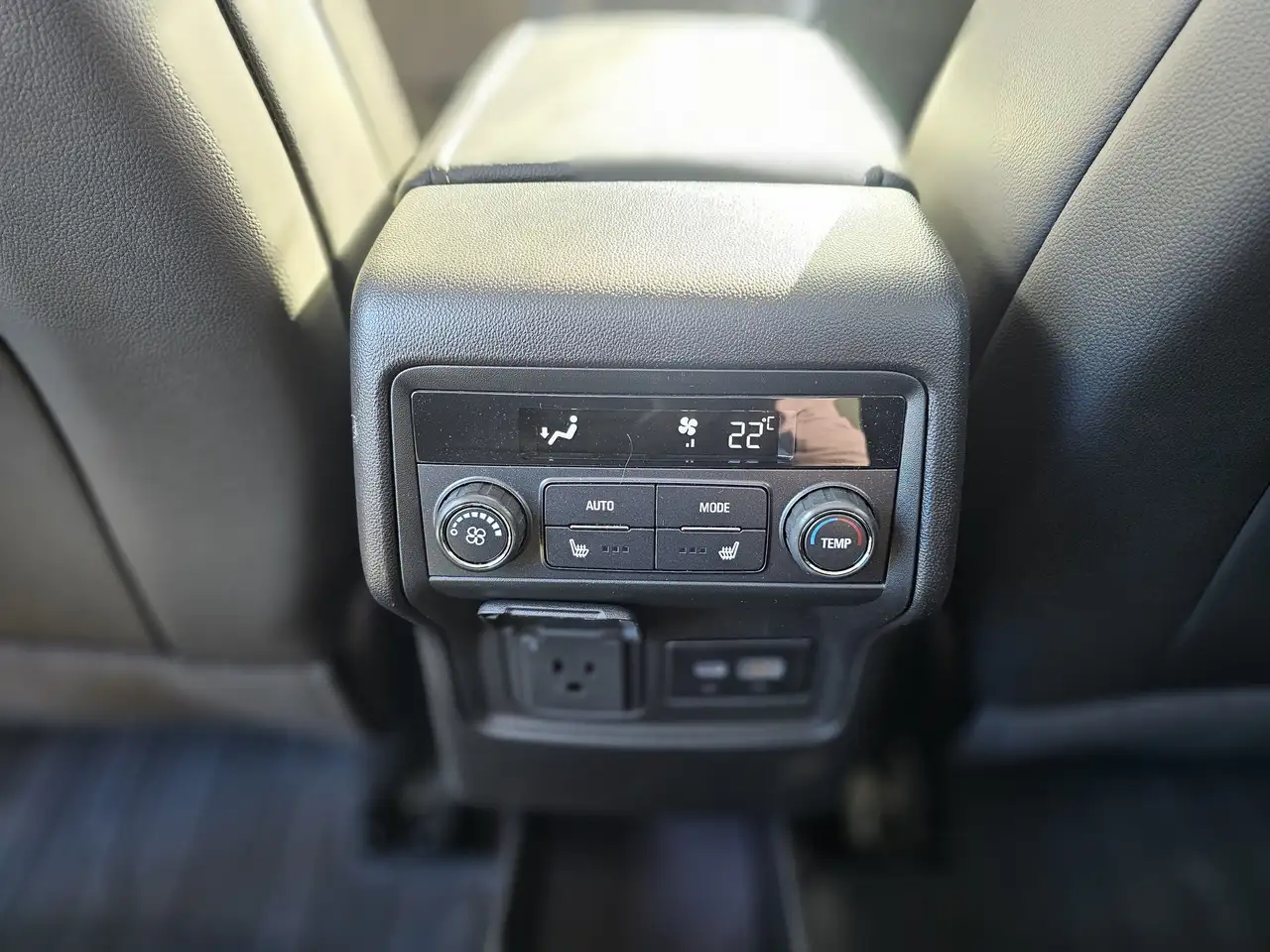 GMC Acadia снимка GMC Acadia