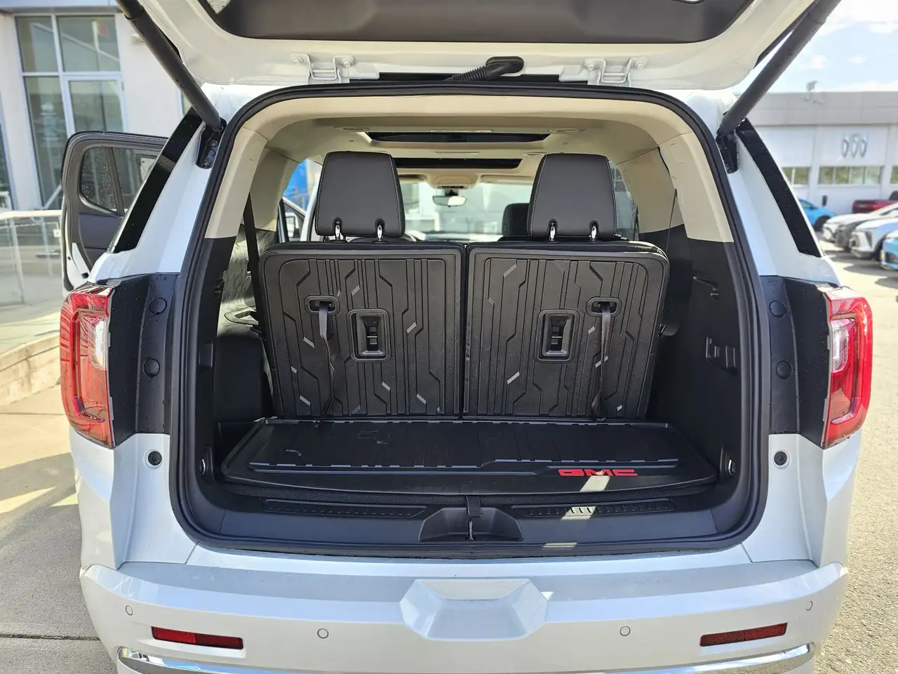 GMC Acadia снимка GMC Acadia