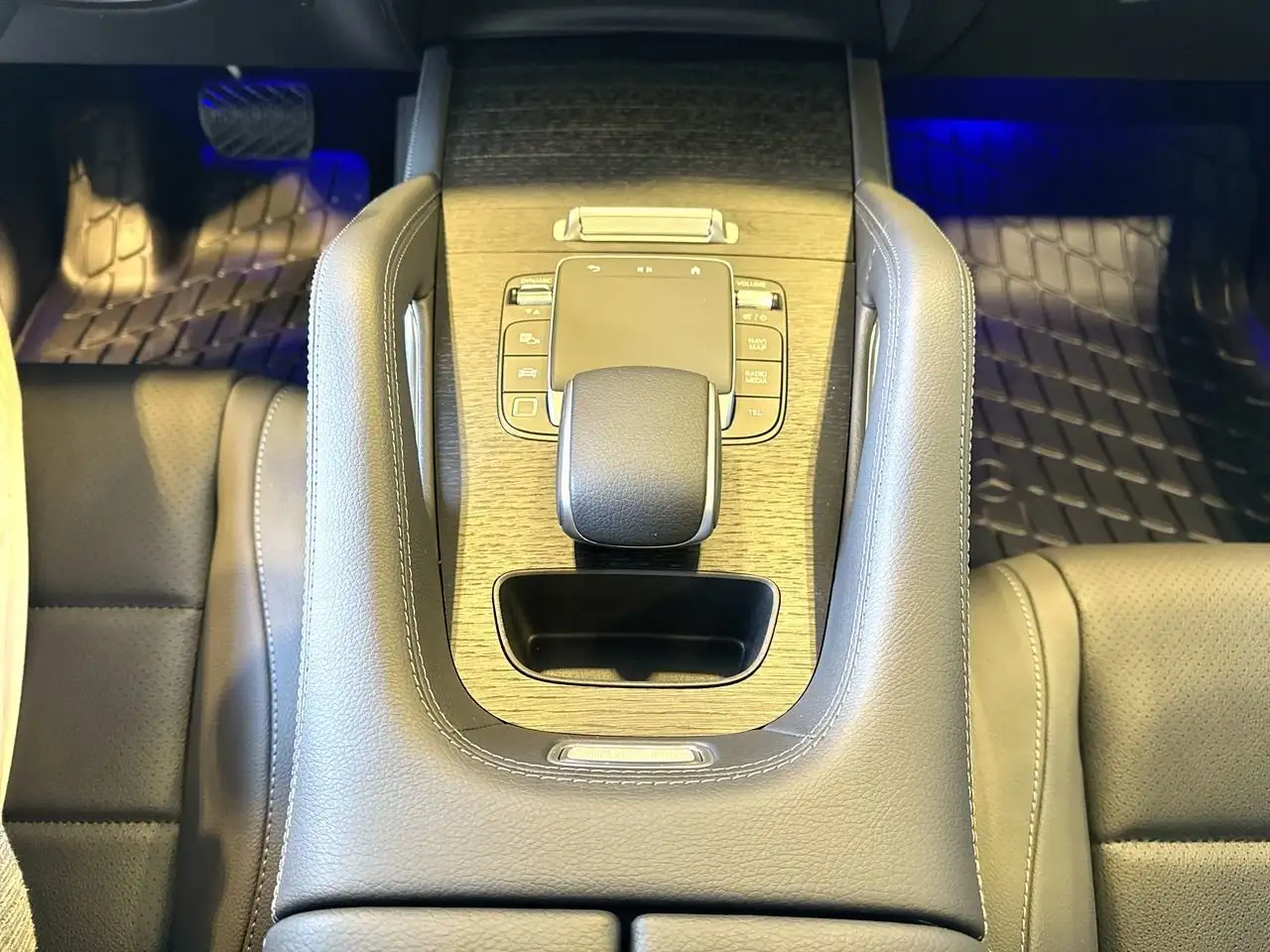 Mercedes-Benz GLE снимка Mercedes-Benz GLE