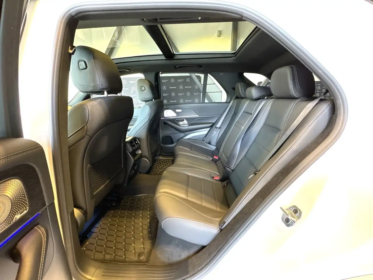 Mercedes-Benz GLE снимка Mercedes-Benz GLE