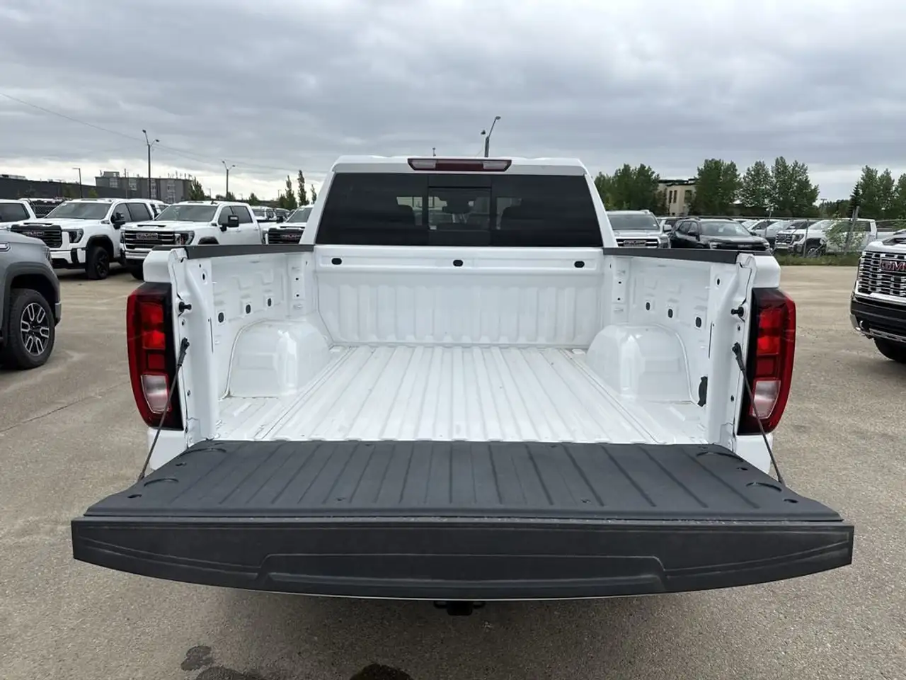 GMC Sierra 1500 photo GMC Sierra 1500