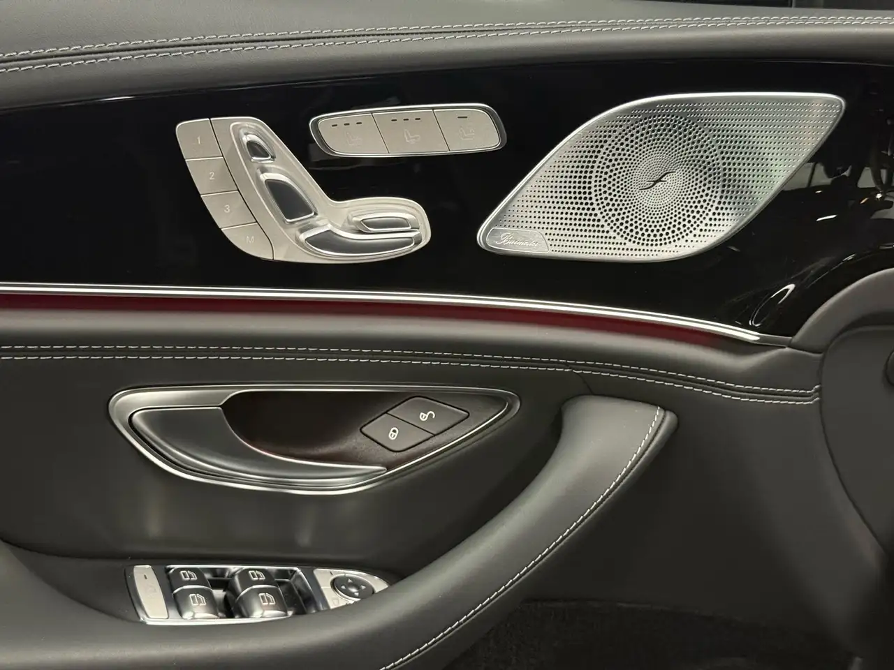 Mercedes-Benz AMG GT снимка Mercedes-Benz AMG GT