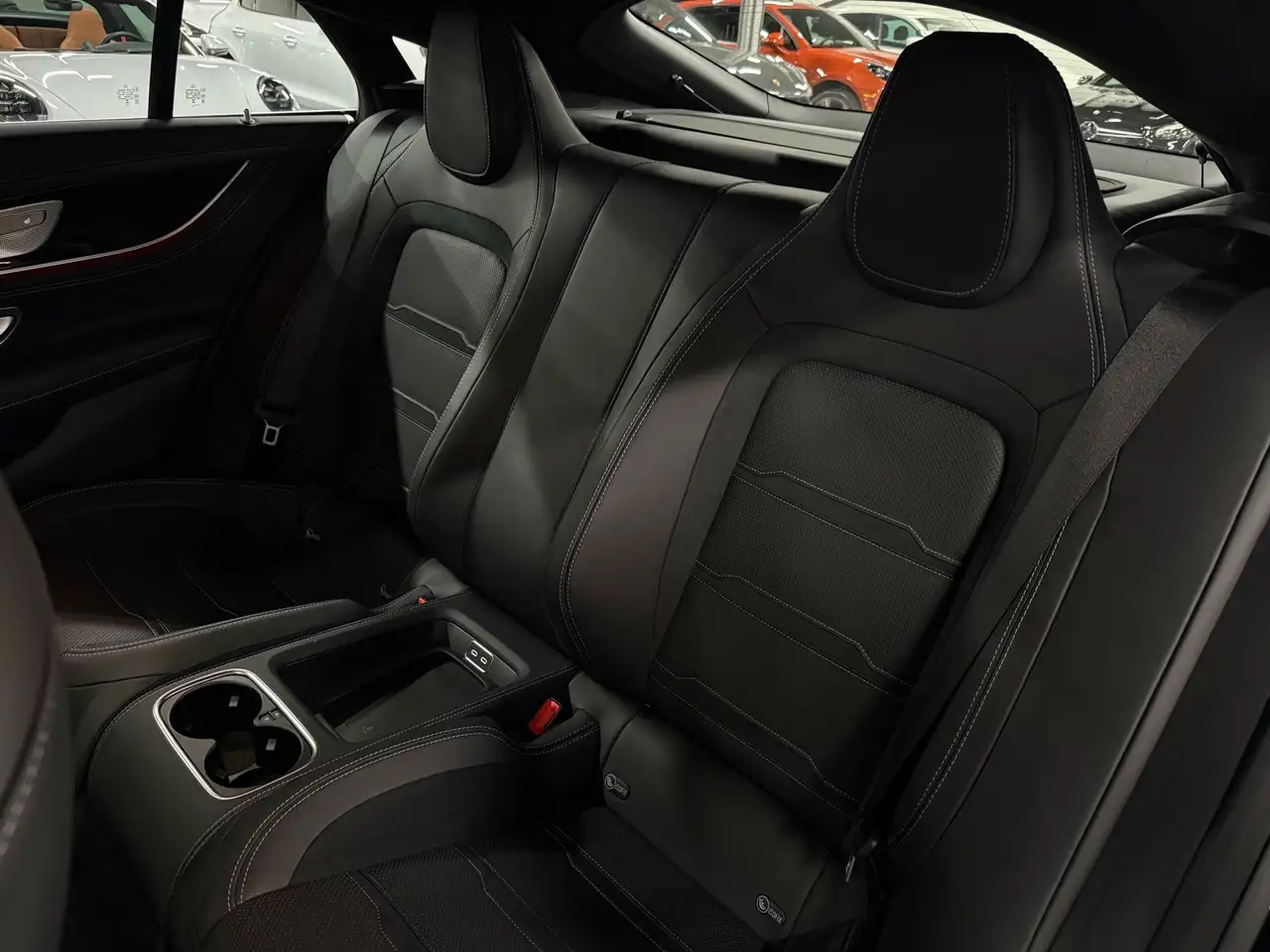 Mercedes-Benz AMG GT снимка Mercedes-Benz AMG GT