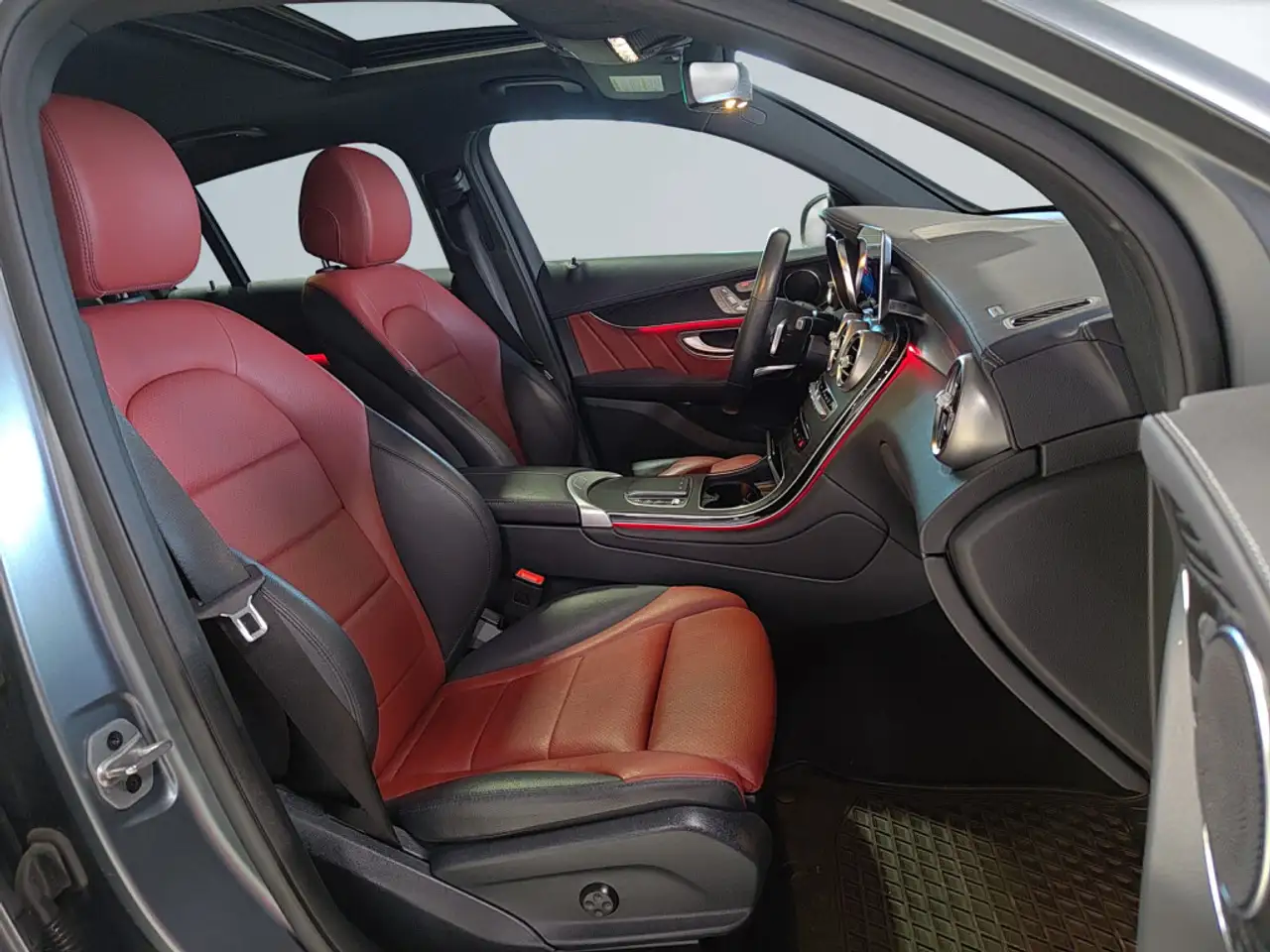 Mercedes-Benz GLC снимка Mercedes-Benz GLC