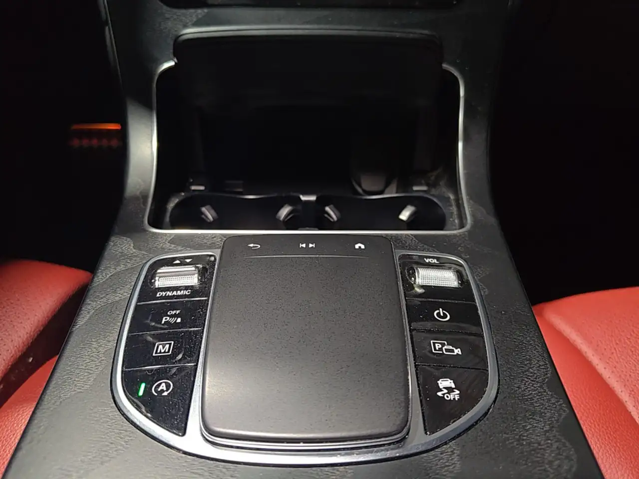 Mercedes-Benz GLC снимка Mercedes-Benz GLC