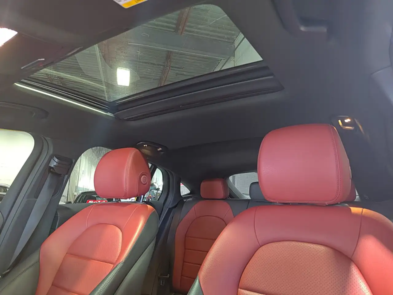 Mercedes-Benz GLC снимка Mercedes-Benz GLC