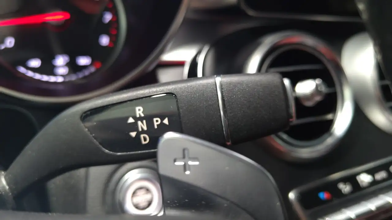 Mercedes-Benz GLC снимка Mercedes-Benz GLC