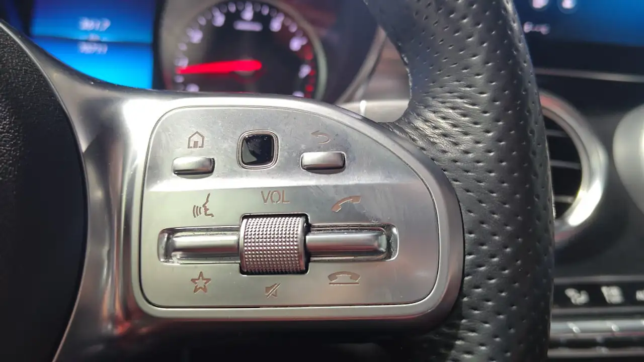 Mercedes-Benz GLC снимка Mercedes-Benz GLC