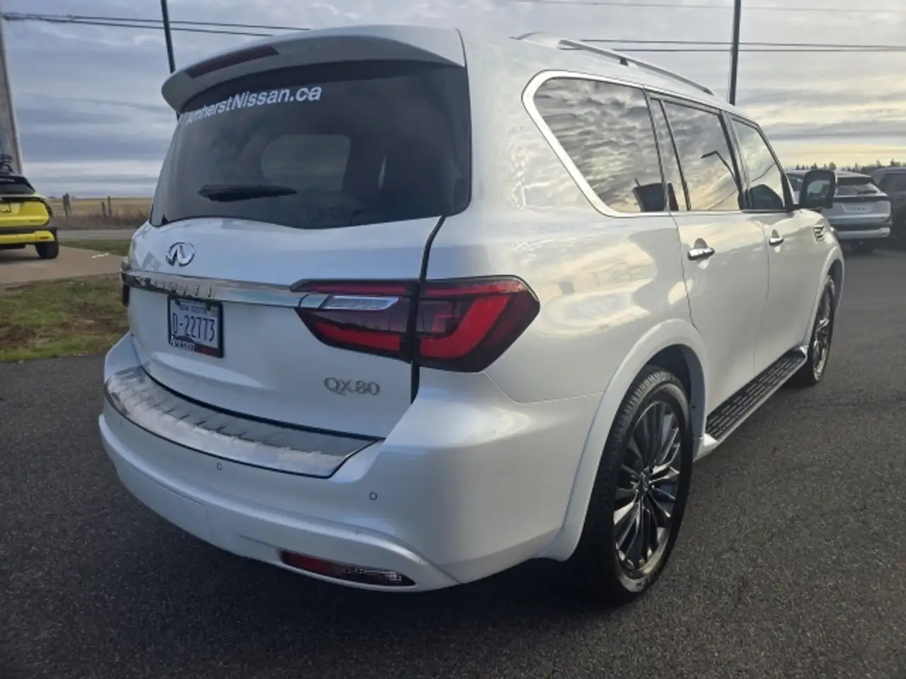 Infiniti QX80 снимка Infiniti QX80