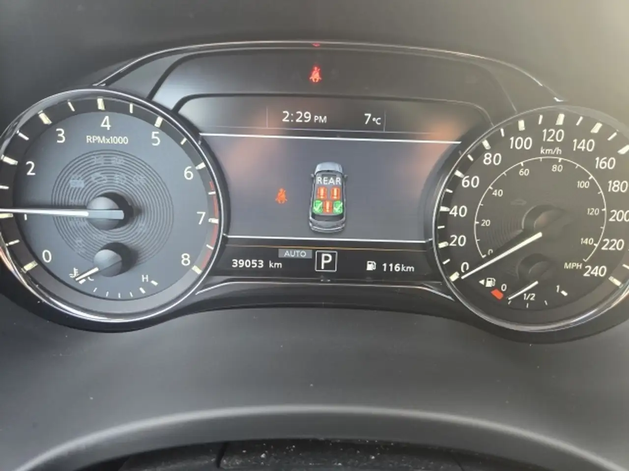 Infiniti QX80 снимка Infiniti QX80