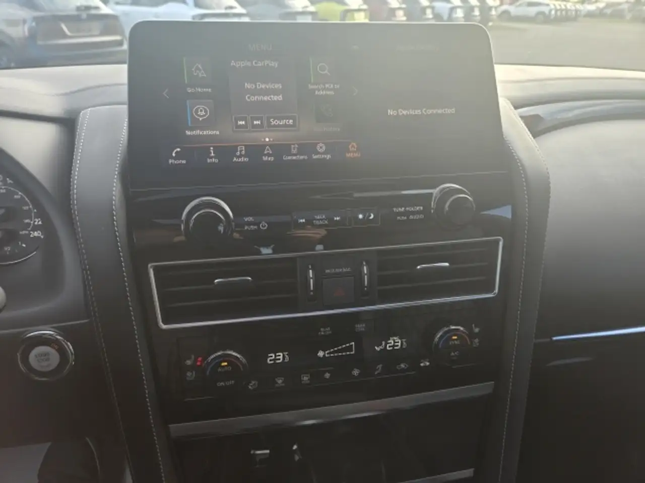 Infiniti QX80 снимка Infiniti QX80