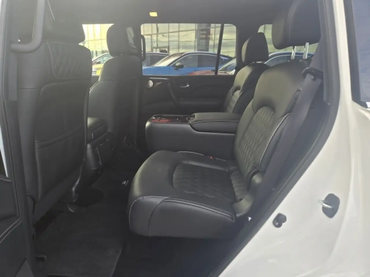 Infiniti QX80 снимка Infiniti QX80