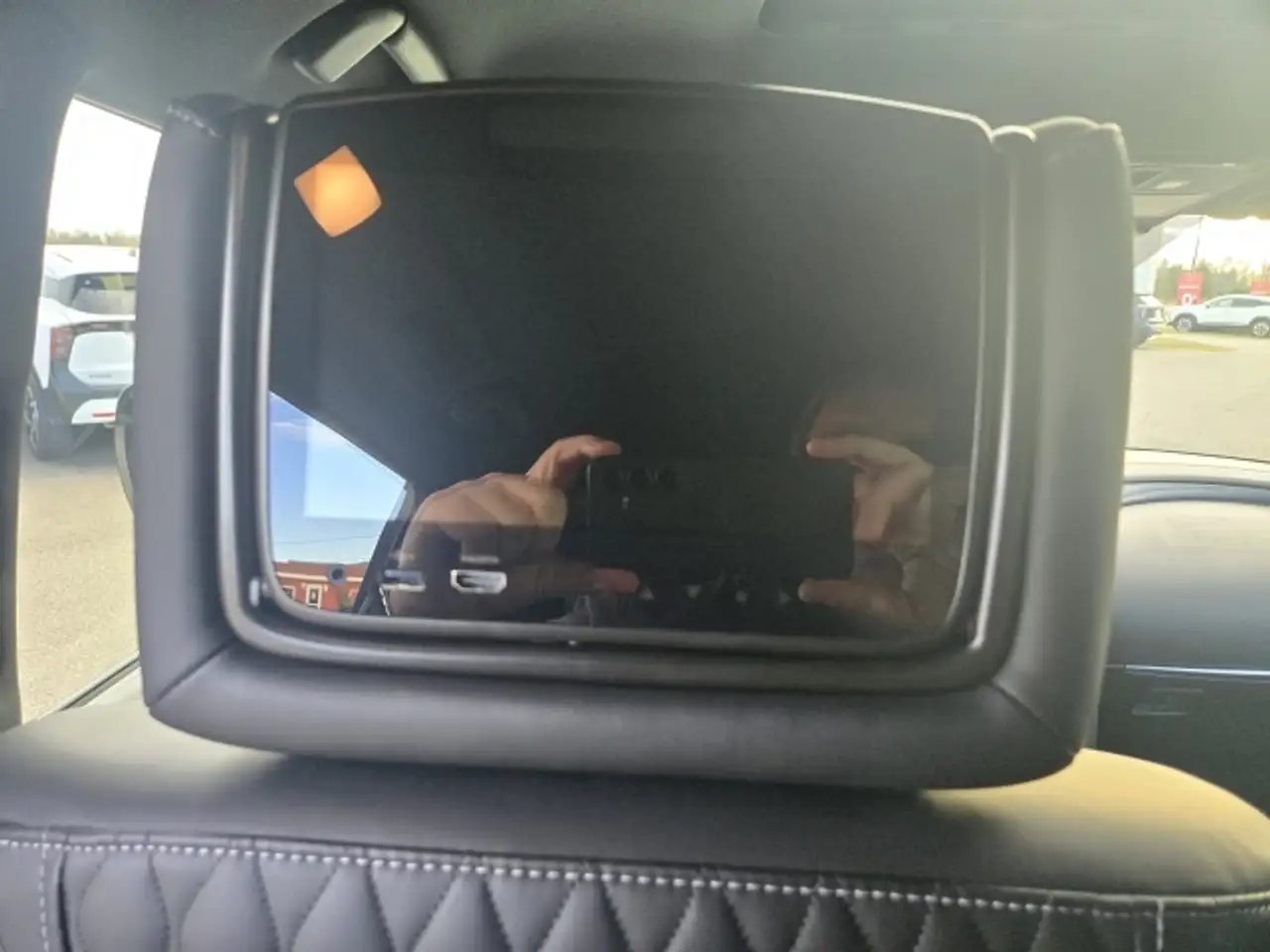 Infiniti QX80 снимка Infiniti QX80