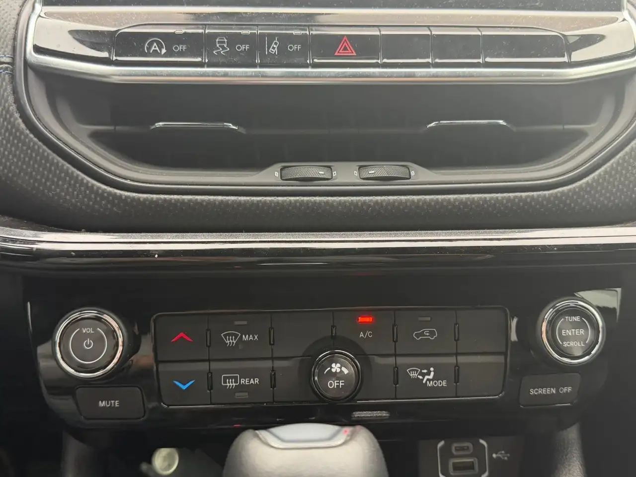 Jeep Compass photo Jeep Compass