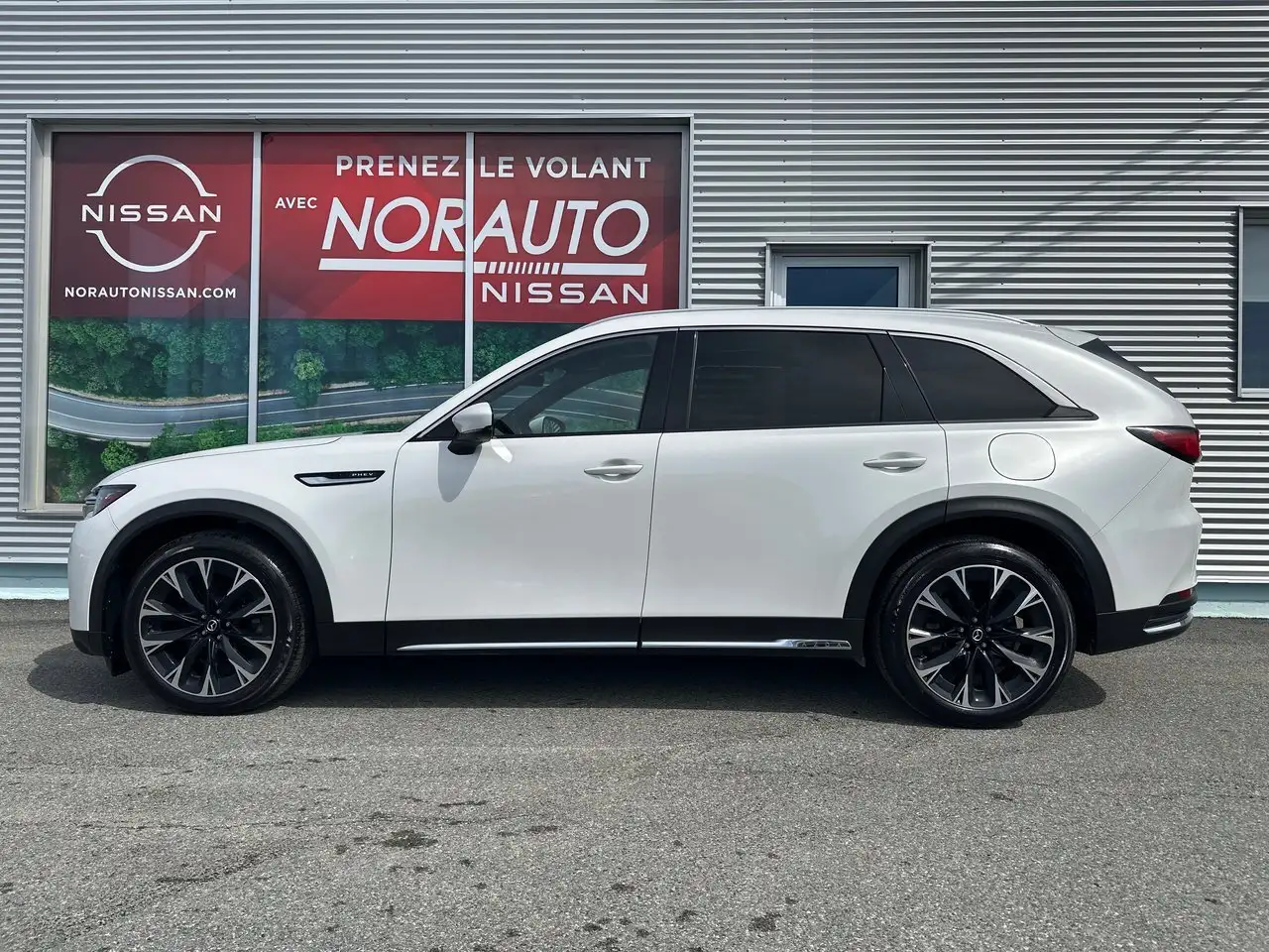 Mazda CX-90 PHEV photo Mazda CX-90 PHEV
