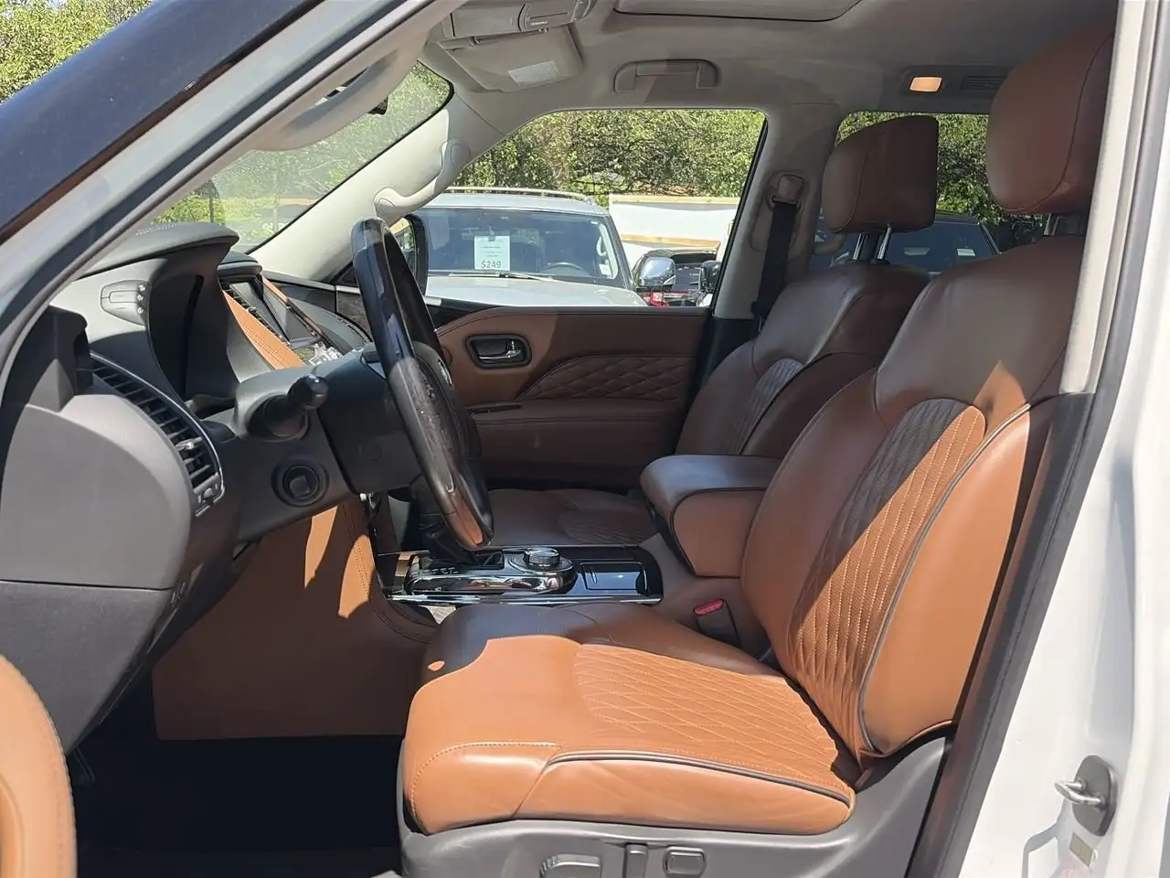 Infiniti QX80 fotografie Infiniti QX80