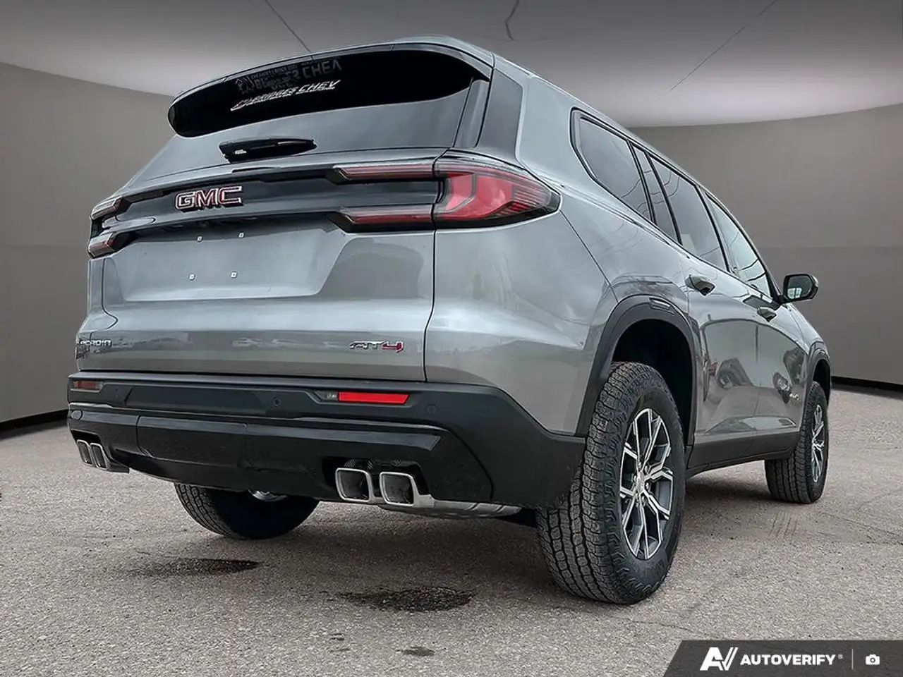 GMC Acadia снимка GMC Acadia