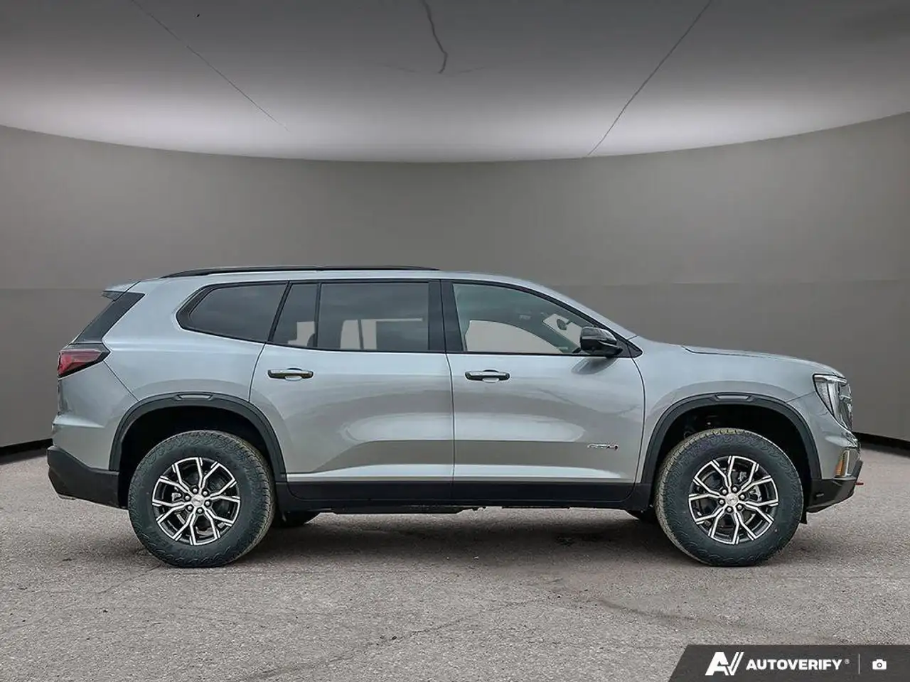 GMC Acadia снимка GMC Acadia