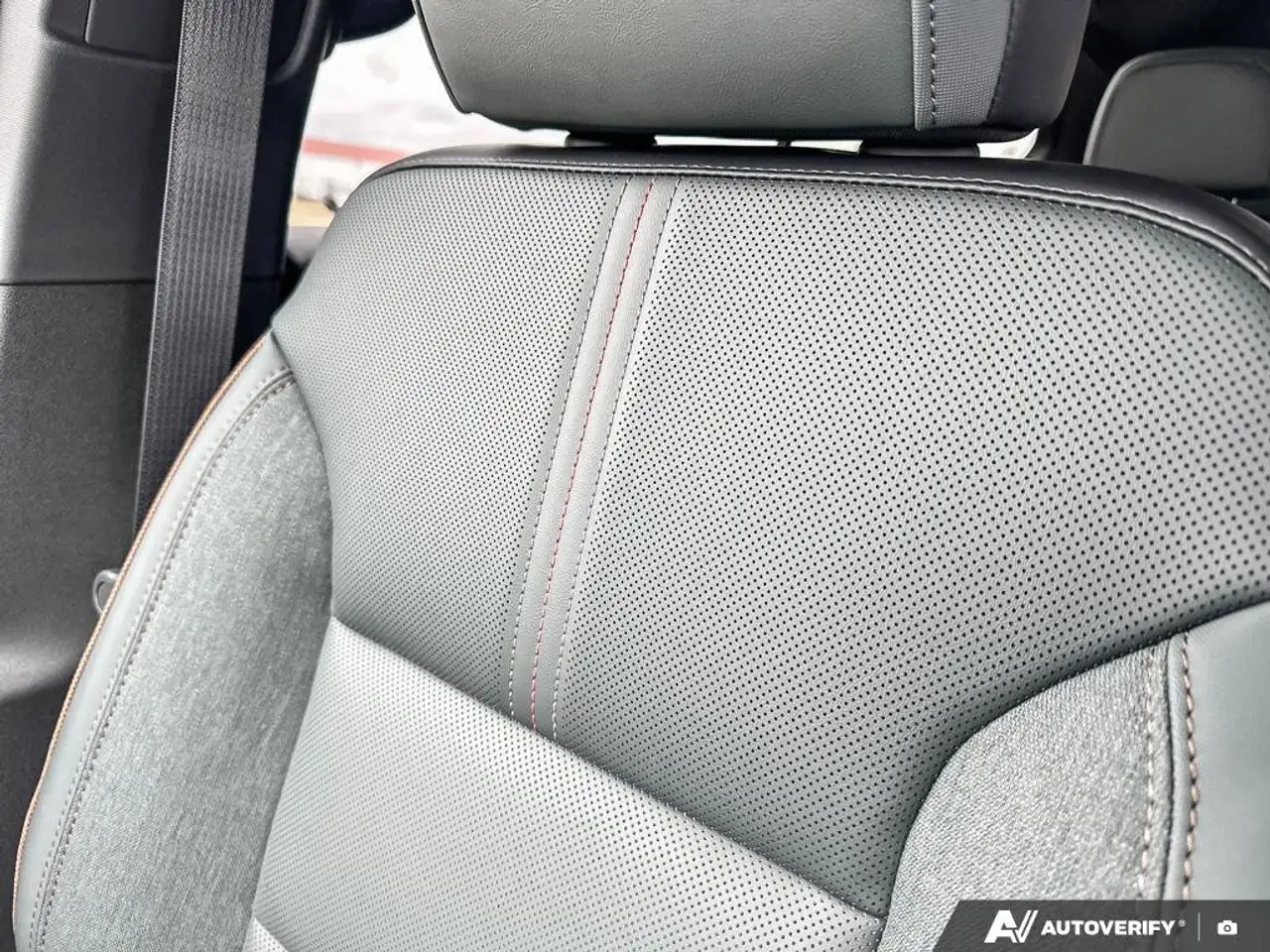 GMC Acadia снимка GMC Acadia