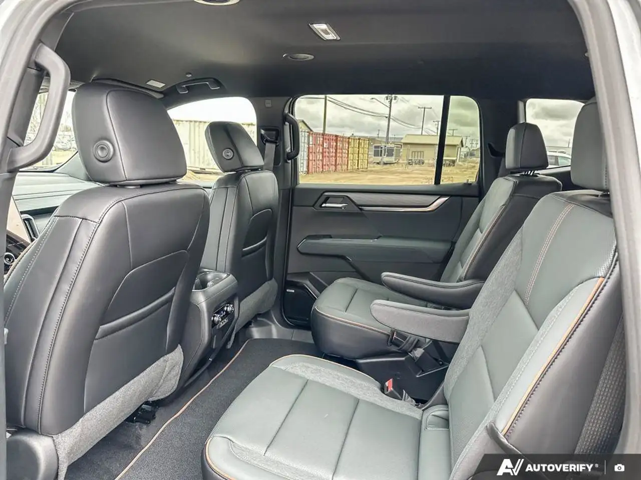 GMC Acadia снимка GMC Acadia