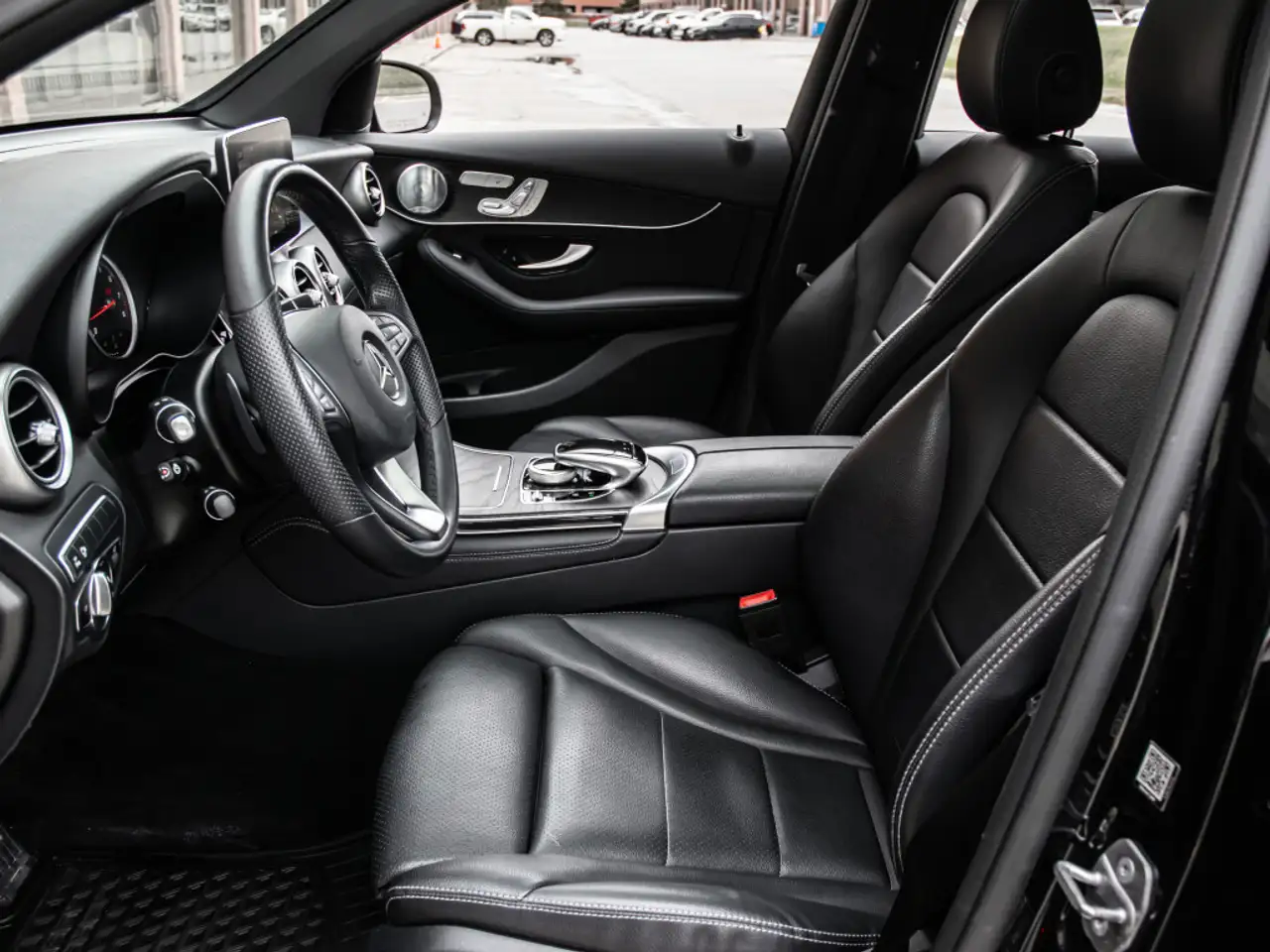 Mercedes-Benz GLC снимка Mercedes-Benz GLC