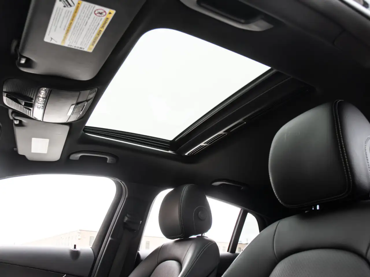 Mercedes-Benz GLC снимка Mercedes-Benz GLC