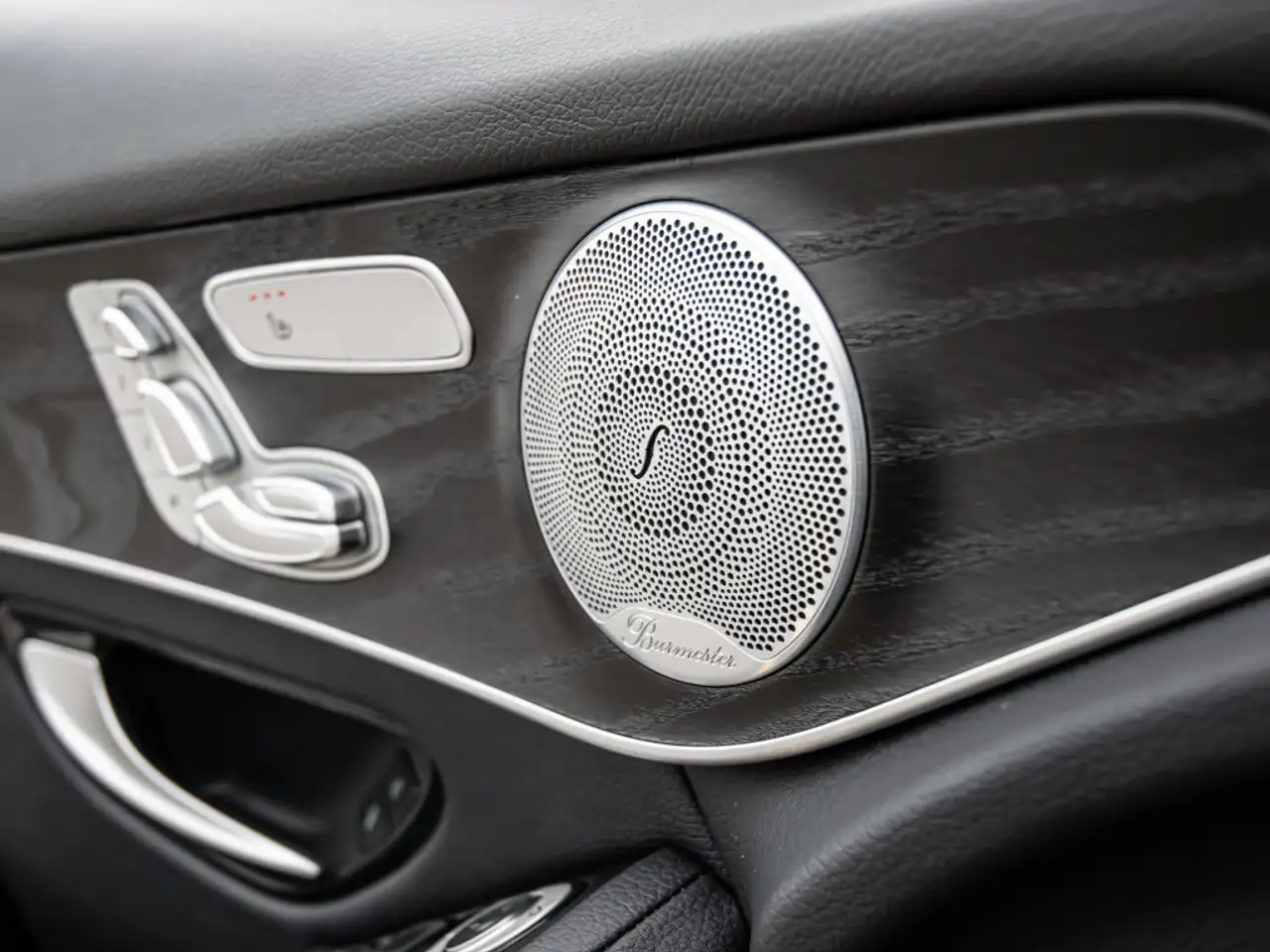 Mercedes-Benz GLC снимка Mercedes-Benz GLC