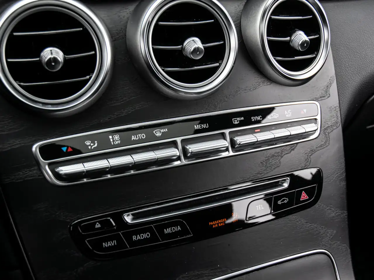 Mercedes-Benz GLC снимка Mercedes-Benz GLC