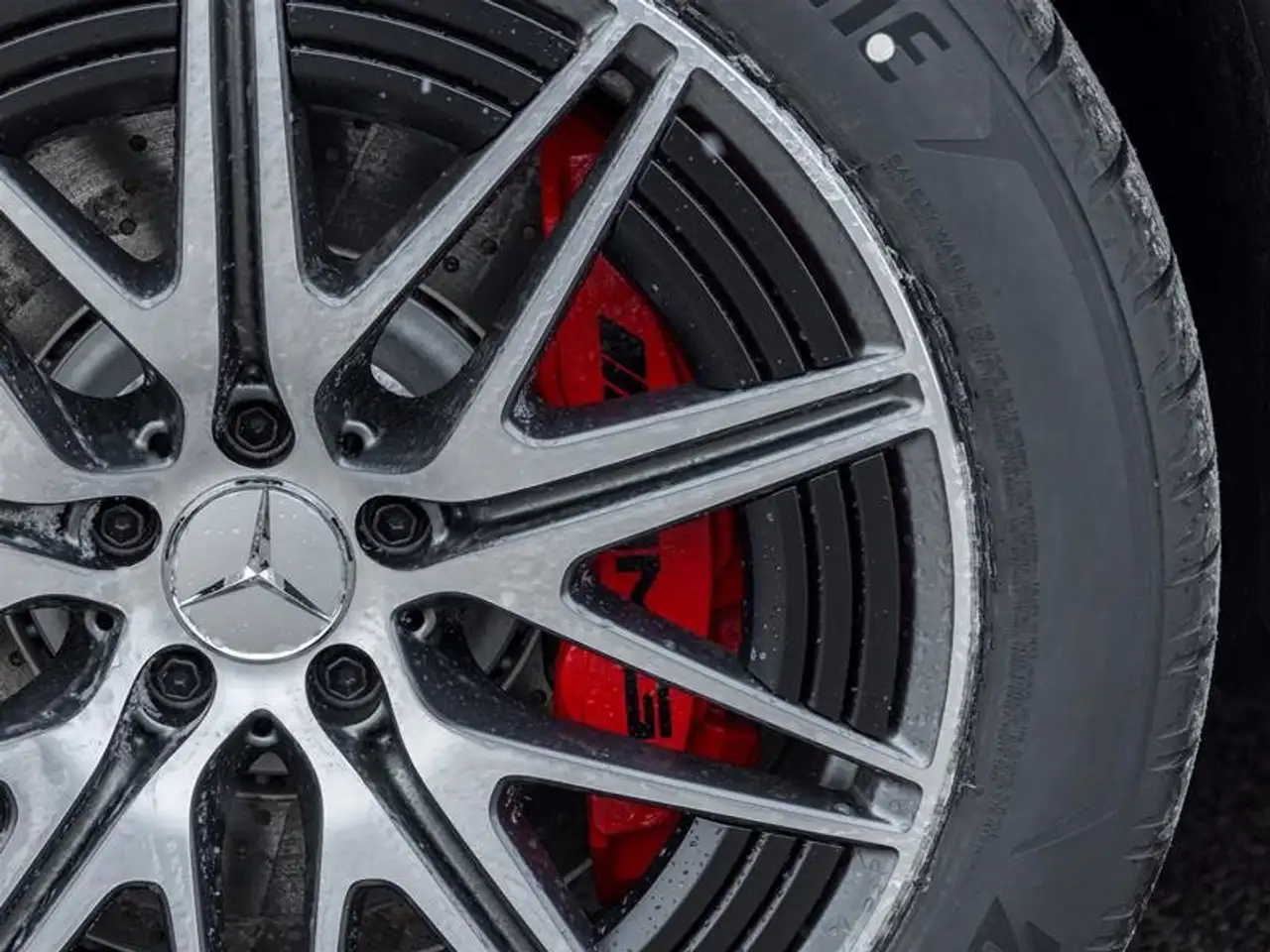 Mercedes-Benz GLC снимка Mercedes-Benz GLC