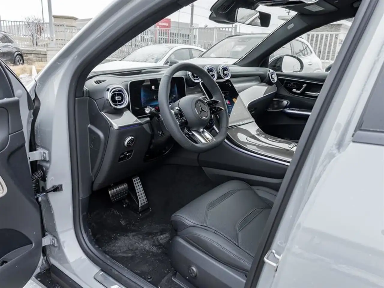 Mercedes-Benz GLC снимка Mercedes-Benz GLC