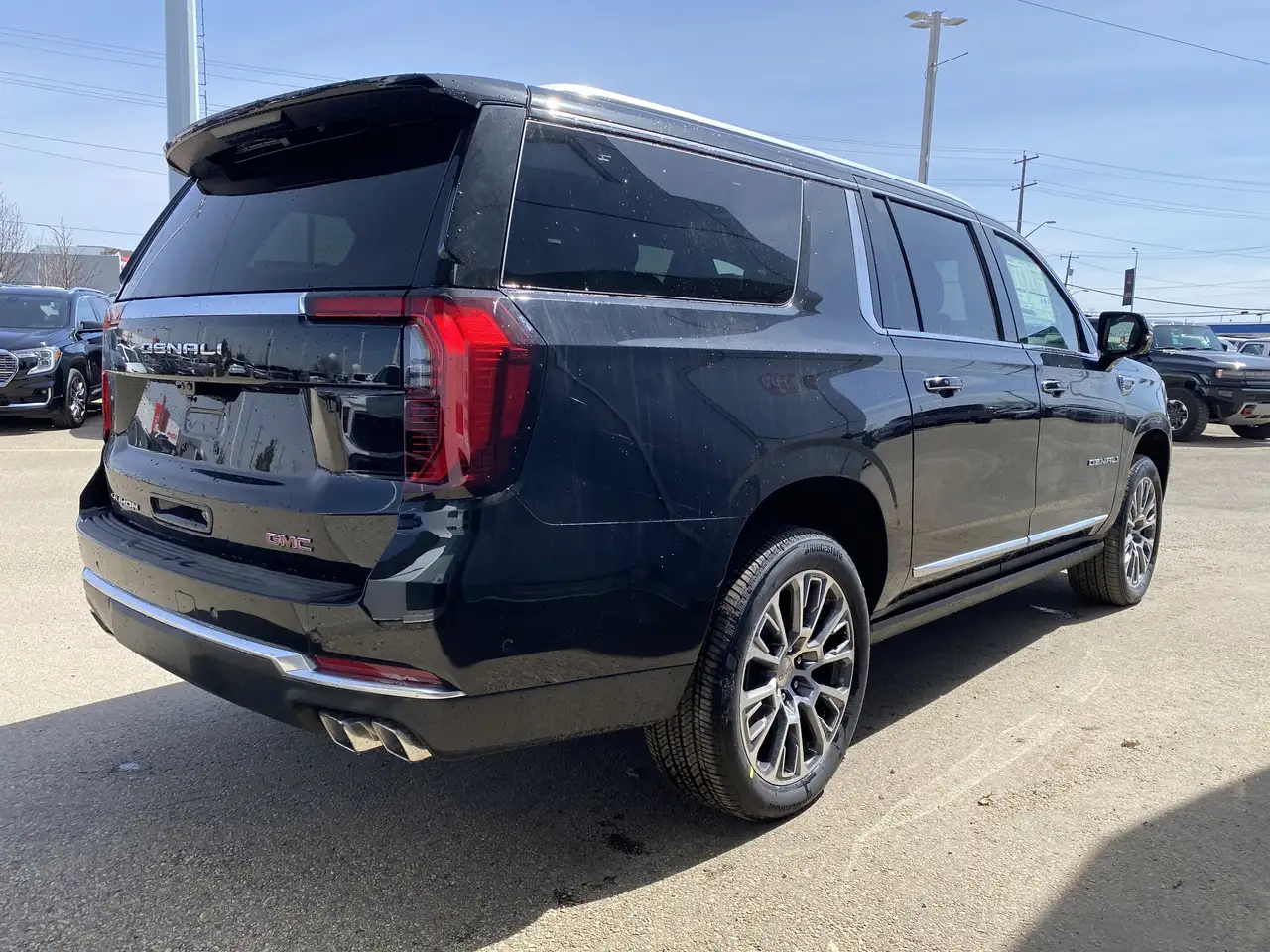 GMC Yukon photo GMC Yukon