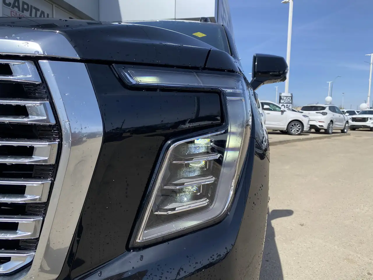 GMC Yukon photo GMC Yukon