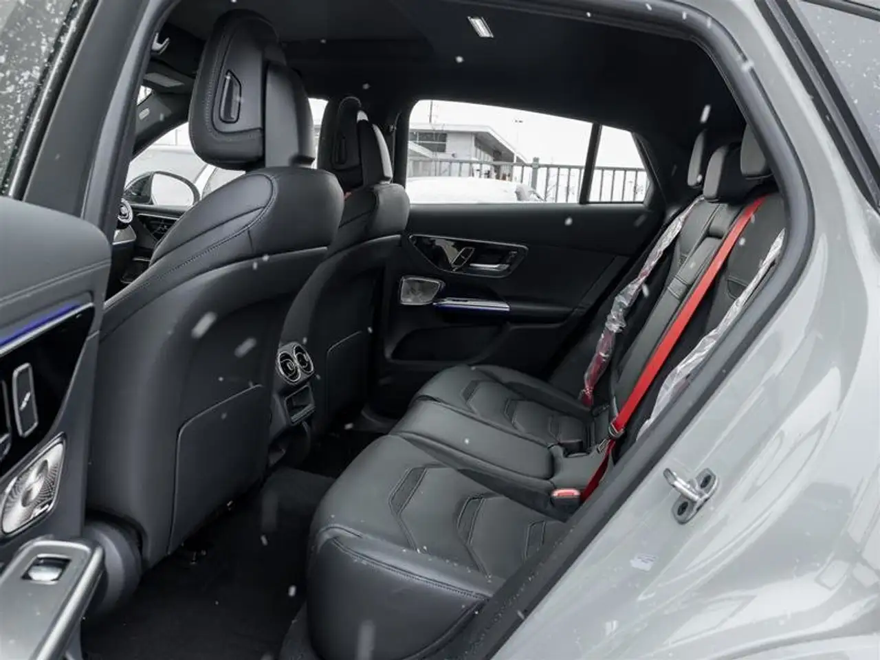 Mercedes-Benz GLC снимка Mercedes-Benz GLC